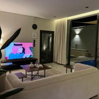 Royal chalet, hotel near Gurayat Airport - URY, Al Qurayyat