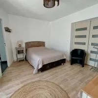 Le Clos Des Vignes - logement climatisé, hotel a Nogent-lʼArtaud