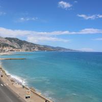 Appartement avec vue panoramique sur mer et montagne, hotel en Menton