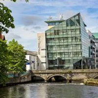 The Glasshouse, hotel u gradu Slajgo