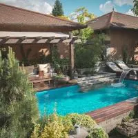 Luxus Wellness Apartman، فندق في بيكيسكسابا