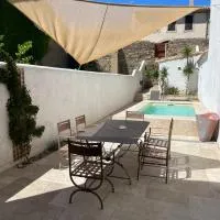 Gite sur la Founintrouze โรงแรมในFabrezan