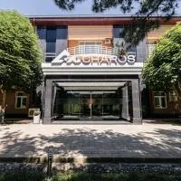 Charos Family Resort, hotel a Yusufkhona