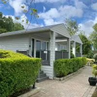 The Boatyard Glamping Lodges-Birchwood & Fairline Lodges, hotel a Killyhevlin