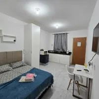 Flat completo a 5 minutos apé de mercado, farmácia, hotel di Aparecida de Goiania