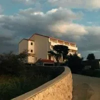 Apartments Isabella - Family Friendly, ξενοδοχείο σε Kustici