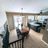 Cute Spacious Home, hotel v destinaci Layton