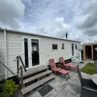 Prachtig chalet de ZEE STER، فندق في Westerland