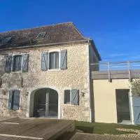 Bel appartement rénové en duplex dans le Béarn, hotel di Orthez
