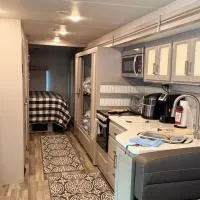 Private Cozy R/V , for your enjoyment, Hotel in Tamiami