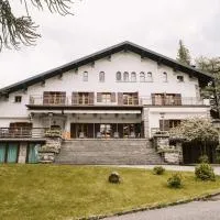 Hotel Rosa delle Alpi, хотел в Esino Lario