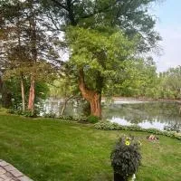 Breezeway Bay - Waterfront Full House, hotel di Wisconsin Dells