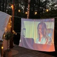 Nordom tent glamping sweden, hotelli kohteessa Väring