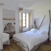 La Maison de la Tour, готель у місті La Tour