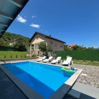 Villa Dzeno Sarajevo โรงแรมในKrivoglavci