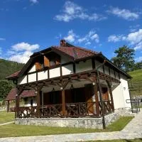 Vikendica sa parnim kupatilom i saunom pored reke Uvac,Uvački Eko Biser, hotel en Železnička Stanica Rača