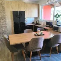 Viesnīca Apartment Cedar and secure parking near the airport Zagreb - Park4youZagreb pilsētā Ščitarjevo
