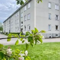 Två rum & kök Börstorpsgatan 13 B, hotelli kohteessa Töreboda
