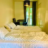 Cozy home with 3 single bed in Eslöv station, hotel en Eslöv
