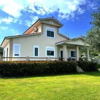 Family villa、メガロホリのホテル
