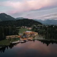 Alpenhotel Kitzbühel am Schwarzsee - 4 Sterne Superior، فندق في كتسبويل