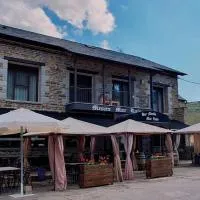 Hostal Restaurante MarRojo Sanabria, hotel em Requejo