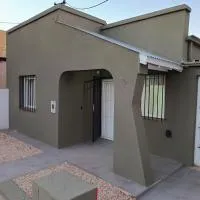 Casa Vélez - cómoda, moderna y bien ubicada en Tres Arroyos, Hotel in Tres Arroyos