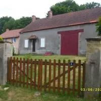 le petit chez soi du lac, hotel u gradu Saint-Plantaire