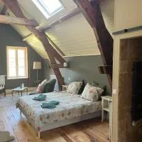 Moulin de Maupoy، فندق في Saint-Symphorien-de-Marmagne