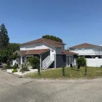 Fasthotel Avignon Nord Le Pontet، فندق في لو بونتيه