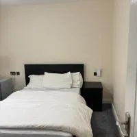 Double Room Ensuite in Croydon Family Home, ξενοδοχείο σε Addington