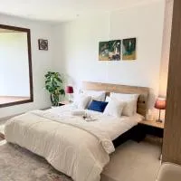 Sunlit Studio at PentaSquare in DHA5 with SelfCheckin, hotel en Lahore