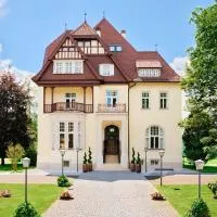 TAUROA Steirerschlössl, hotel din Zeltweg