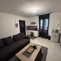 Appartement rez-de-chaussée, centre-ville, hotel sa Briatexte