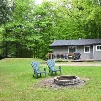 Muskoka Manor STR-2025-168, Hotel in Dwight
