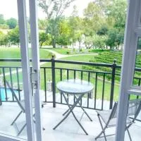 Pont de Val Riverside accommodation, hotel a Parys