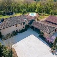Le Rivalou - Chambres d'hôtes - Grazac - Tarn: Grazac şehrinde bir otel