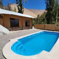 Cabaña con piscina privada, hotell sihtkohas Paihuano