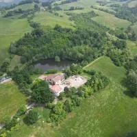 La Collina dei Conigli 2 - immersi nella natura, hotel in Montebabbio
