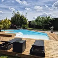 Guesthouse proche bordeaux - Parking - Piscine, viešbutis mieste Ezinas