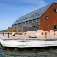 Varvet Sea View Suites by Ålandhotels, hotel poblíž Letiště Mariehamn - MHQ, Mariehamn