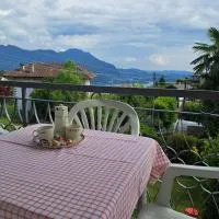 Casa Fontana Rossa 2, hotel in Arizzano