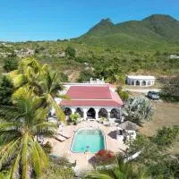 The Beach House and 2 appartments for full or separate rental, all with a private beach, hotel i Oranjestad