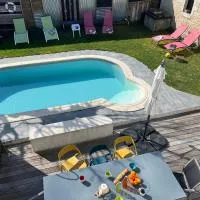 Le Clos des Figuiers villa pool and jacuzzi, hotel a La Flotte