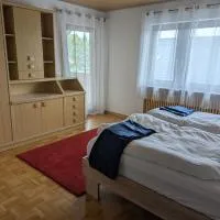 Ferienwohnung Gerstetten 85 qm - 2 Schlafzimmer - Küche mit großem Essbereich - Wohnzimmer - Balkon - Bad - ruhige Lage, hotel en Gerstetten
