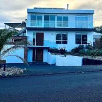 The Lakehouse 5 bedrooms,Loch Sport的飯店