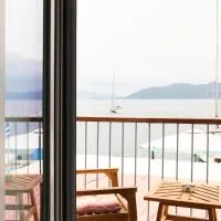 Καταλυματα Selana και Ielios Trikerisuites, ξενοδοχείο στο Τρίκερι
