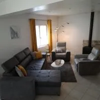 maison 2 chambres 4 lits 15mn Aéroport de Beauvais 5mn du château de la trye, hotel em Hermes