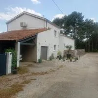 La maison des pins, hotell i Saint-Péray