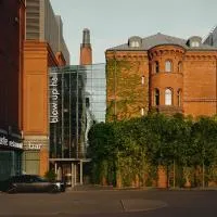 Hotel Blow Up Hall, khách sạn ở Poznań